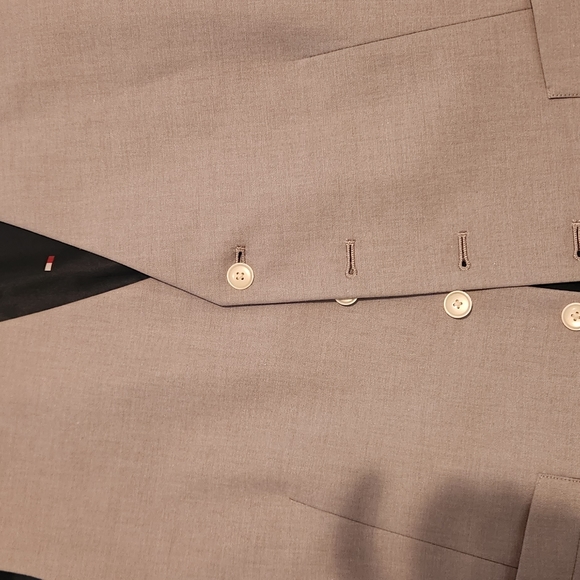 Hilfiger 3 piece suit modern fit 42L - Picture 6 of 12